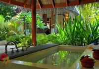 Constance Halaveli Resort