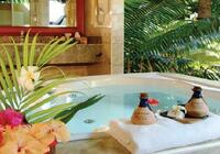Royal Island Resort & Spa