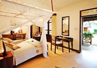 Sandies Mapenzi Beach Club