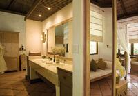 Coco Palm Dhuni Kolhu Resort & Spa